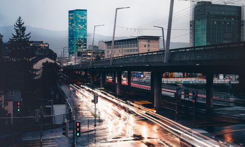 黑暗推理日剧专题封面，夜晚城市街道的冷蓝色调，营造悬疑紧张的氛围，白夜行系列风格